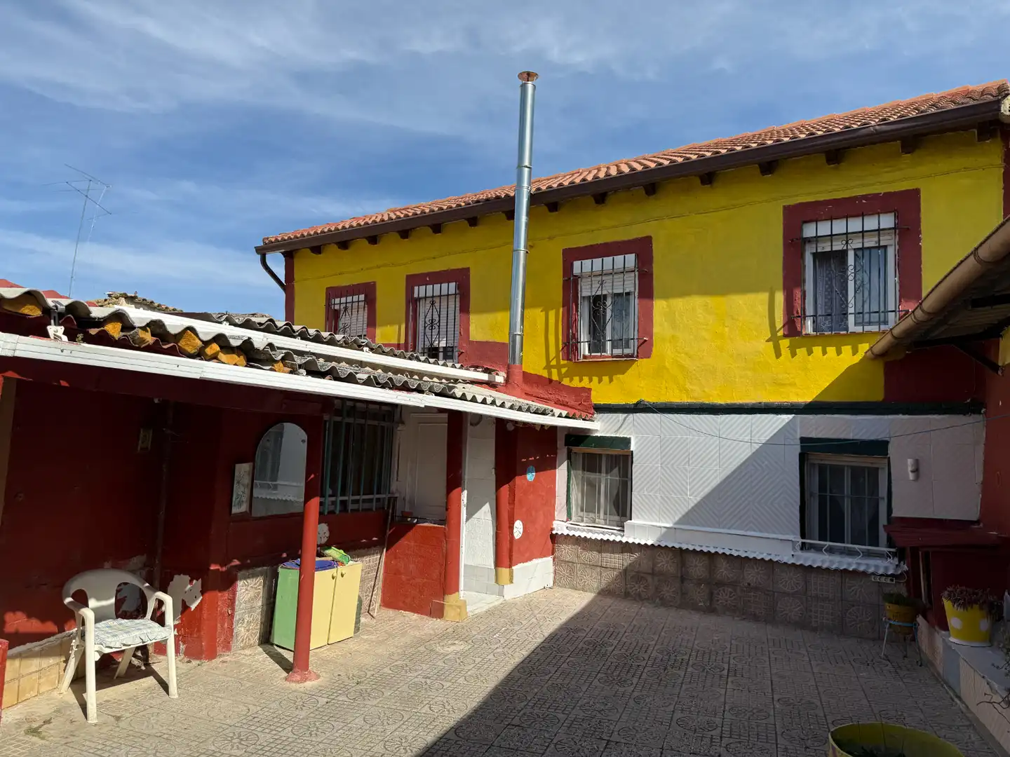 Vista exterior de Casa o xalet en venda en Villaturde amb Calefacció, Moblat i Forn