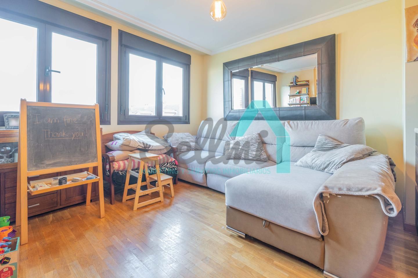 Sala d'estar de Dúplex en venda en Siero amb Parquet