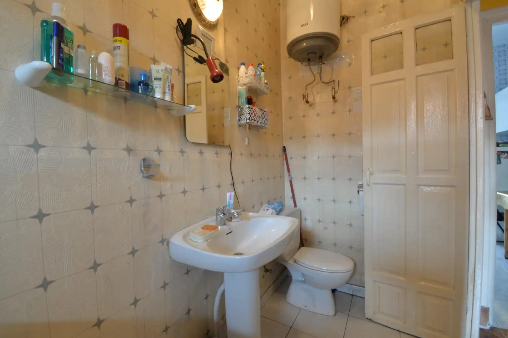 Baño de Piso en venta en Oviedo  con Calefacción