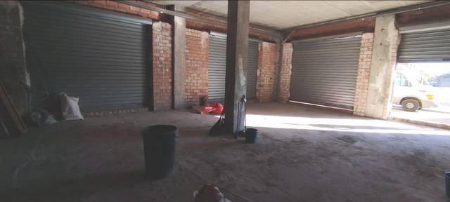 Local comercial en Alquiler en Atarfe