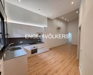 Cuina de Apartament de lloguer en Sant Just Desvern amb Aire condicionat, Calefacció i Terrassa
