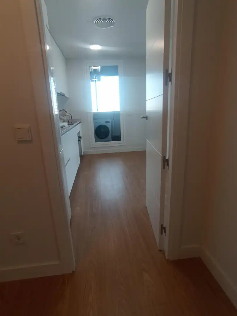 Küche von Wohnung zur Miete in Sevilla mit Klimaanlage, Terrasse und Abstellraum