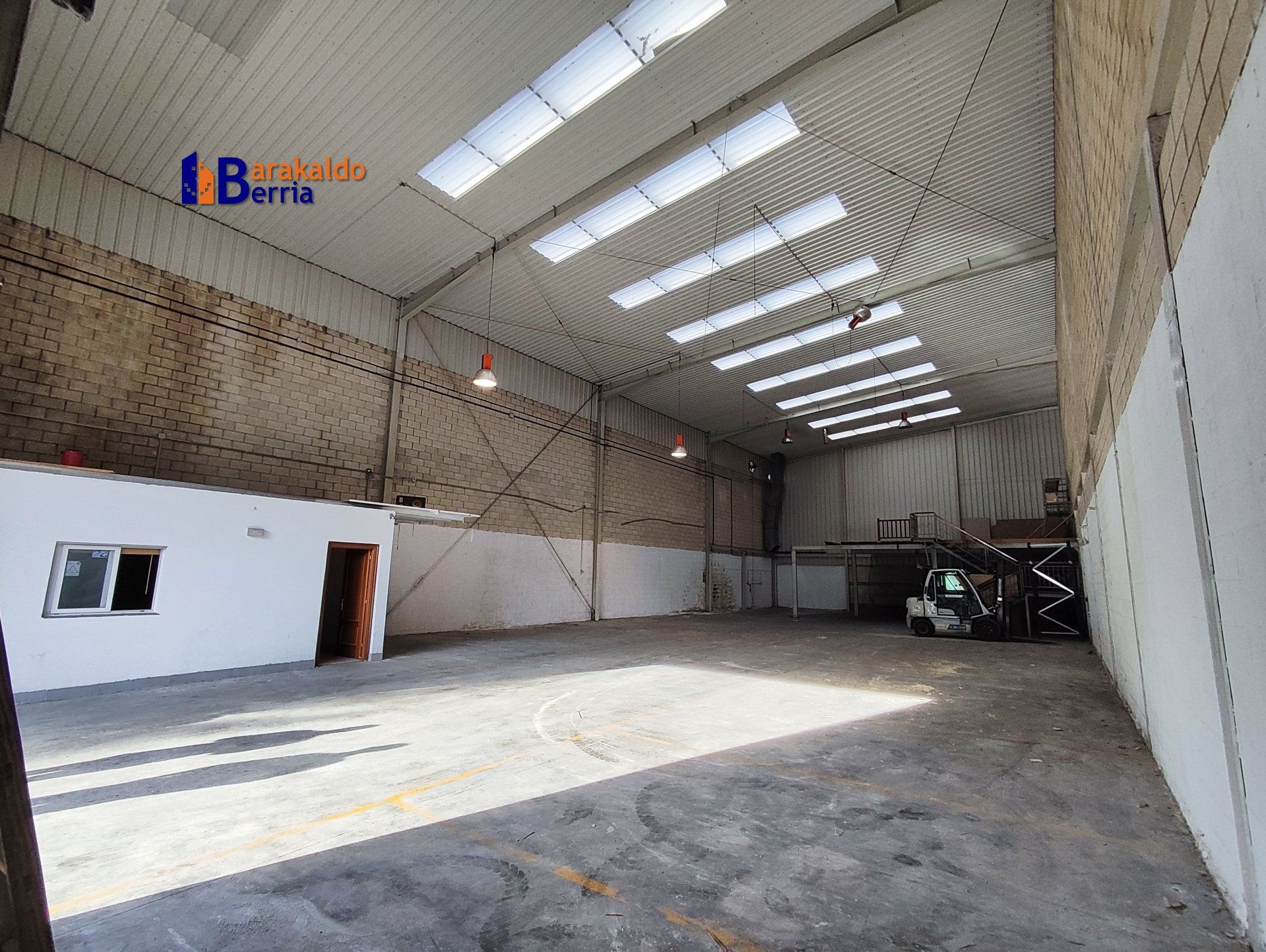 Exterior view of Industrial buildings for rent in Muskiz