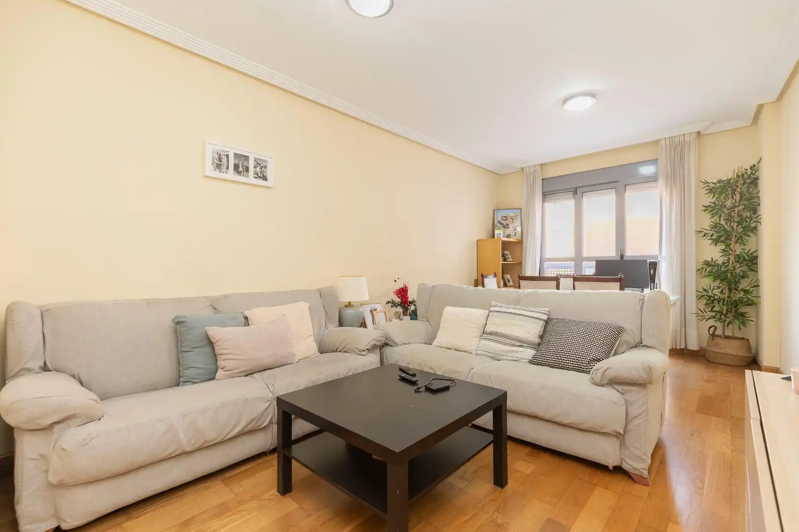 Sala d'estar de Pis en venda en  Almería Capital amb Aire condicionat