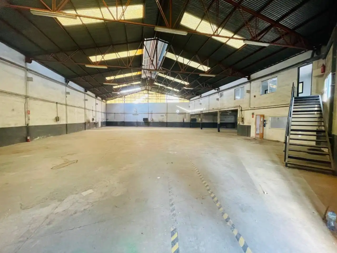 Nave industrial in vendita a Avenida Daniel Ayala, imagen 4