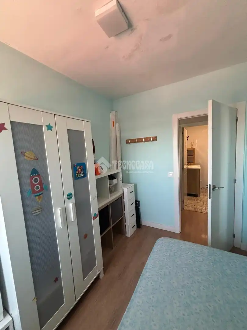 Bedroom of Flat for sale in Parla  with Air Conditioner, Terrace and Furnished