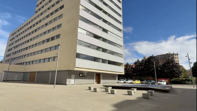 Local comercial en Alquiler en Pamplona-Iruña - PLAZA SALESIANOS, 11 en 1º Ensanche