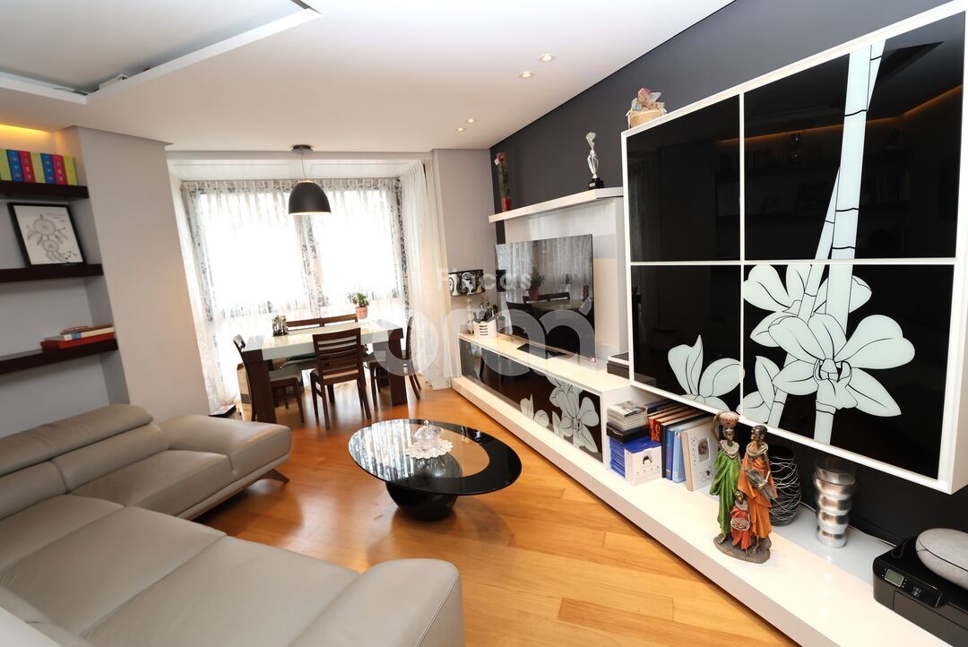 Sala de estar de Piso en venta en Santurtzi  con Calefacción y Balcón