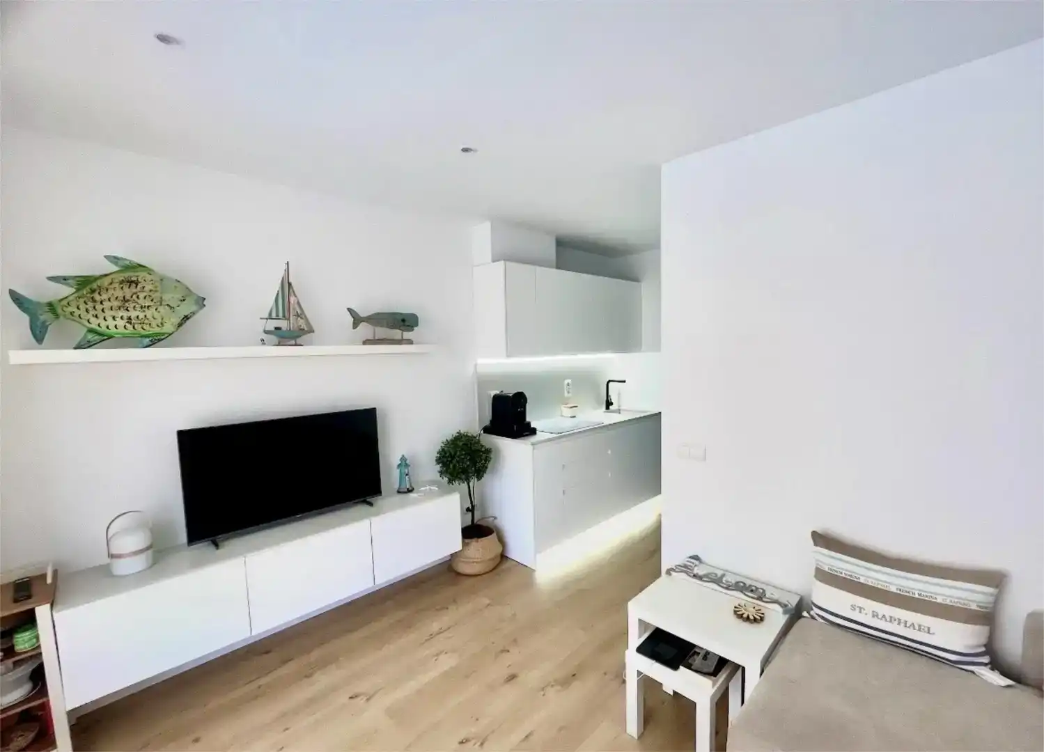 Wohnzimmer von Wohnung zur Miete in Palafrugell mit Privatgarten, Parkett und Schwimmbad