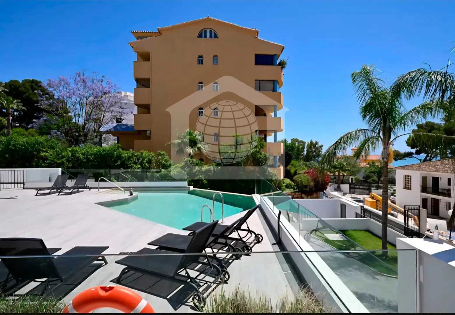 Piscina de Piso en venta en Benalmádena con Aire acondicionado, Calefacción y Terraza
