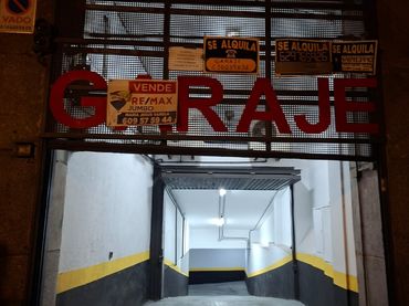 Einzelparkplatz mit Aufzug zur Miete in Calle de Valverde 44
