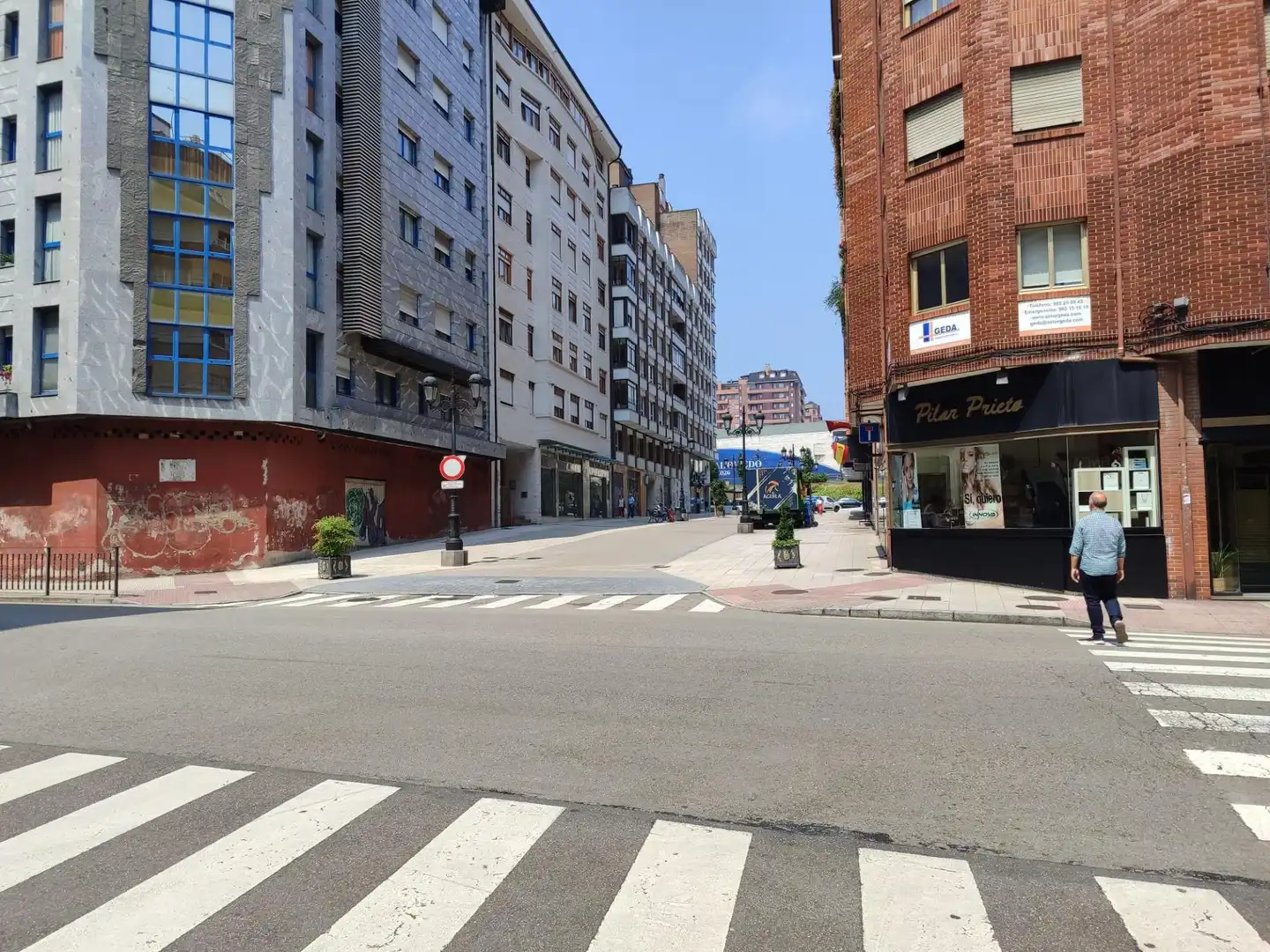 Vista exterior de Pis en venda en Oviedo  amb Calefacció