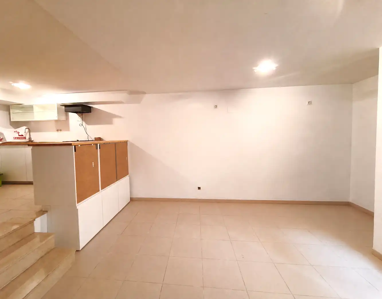 Office for rent in Girona  with Air Conditioner, Heating and Terrace