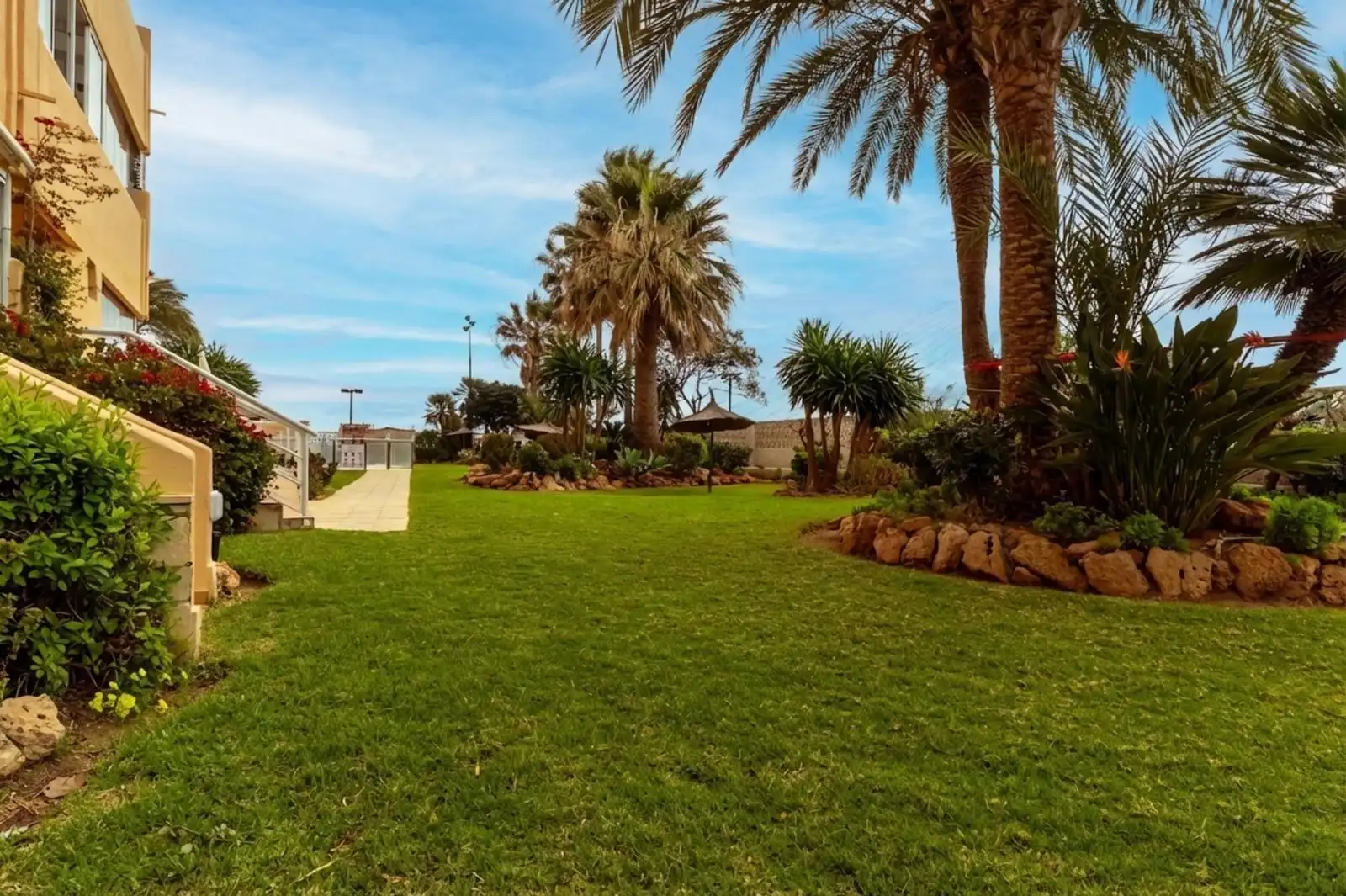 Jardí de Planta baixa en venda en Fuengirola amb Aire condicionat, Calefacció i Moblat