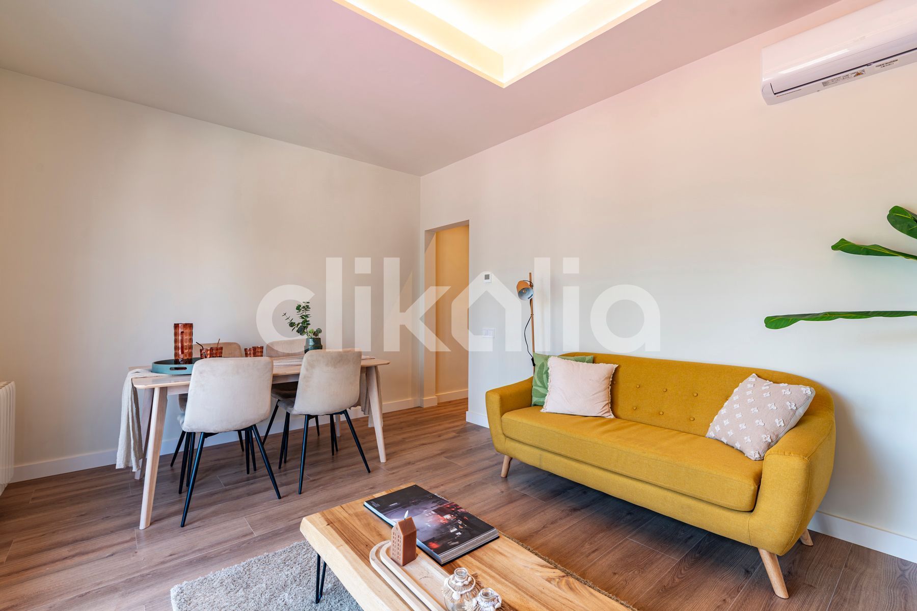Living room of Flat for sale in  Barcelona Capital  with Air Conditioner, Heating and Terrace