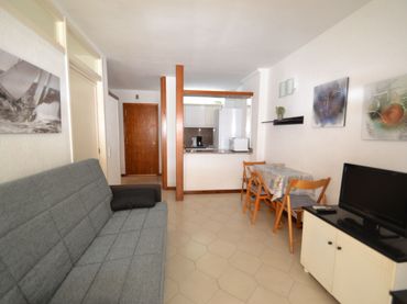 Apartment with pool to rent in Berlín 11