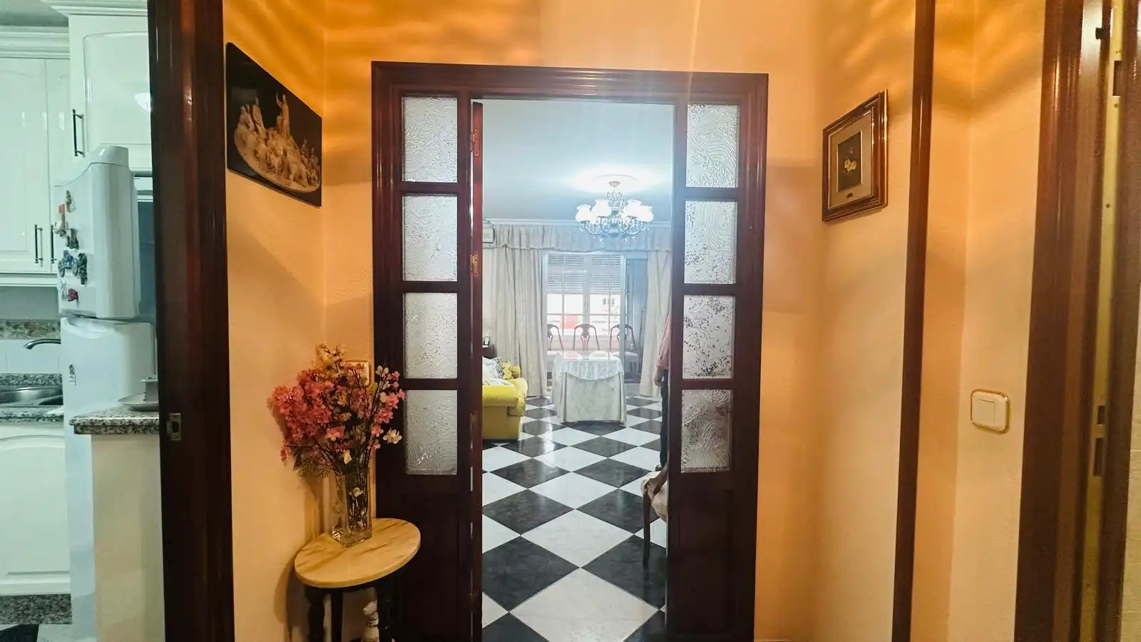 Wohnung zum Verkauf in Sevilla mit Klimaanlage, Heizung und Terrasse