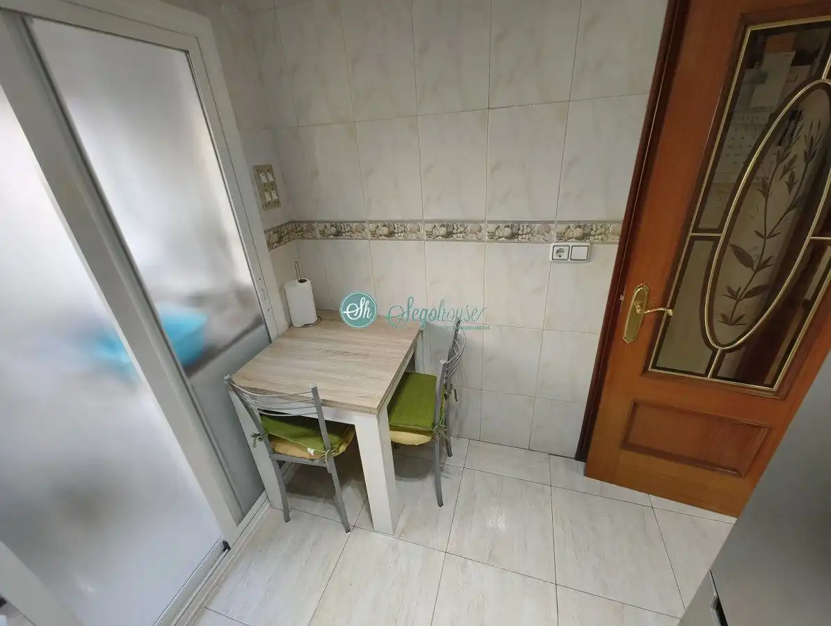 Bedroom of Flat for sale in Segovia  with Air Conditioner, Heating and Balcony