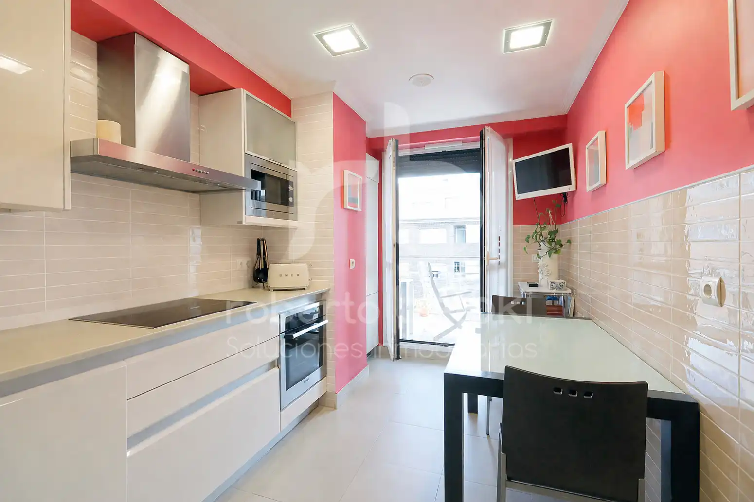 Cocina de Piso en venta en Donostia - San Sebastián  con Calefacción, Terraza y Balcón