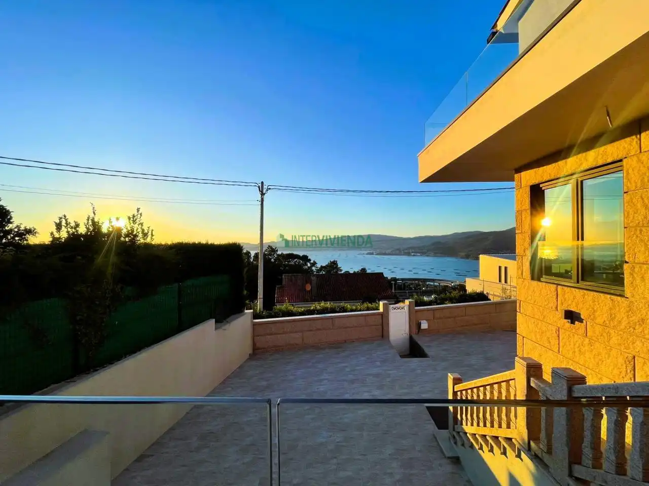 Terrassa de Casa o xalet en venda en Redondela amb Calefacció, Jardí privat i Terrassa