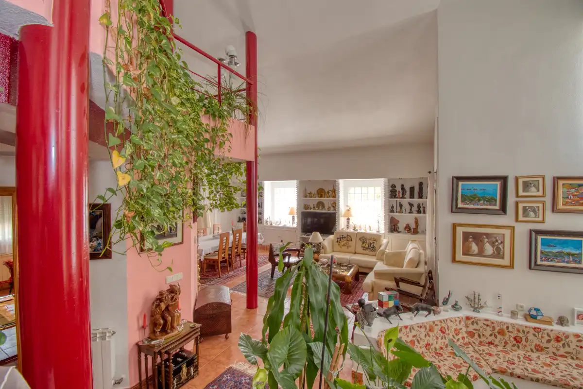 Sala de estar de Casa o chalet en venta en Nuevo Baztán con Aire acondicionado, Calefacción y Jardín privado