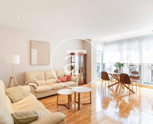 Living room of Flat to rent in  Barcelona Capital  with Air Conditioner, Heating and Furnished