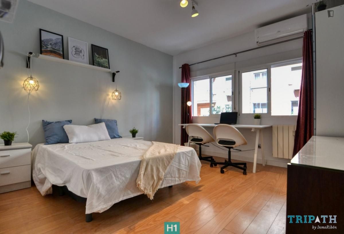 Bedroom of Apartment to share in  Madrid Capital  with Air Conditioner, Heating and Furnished