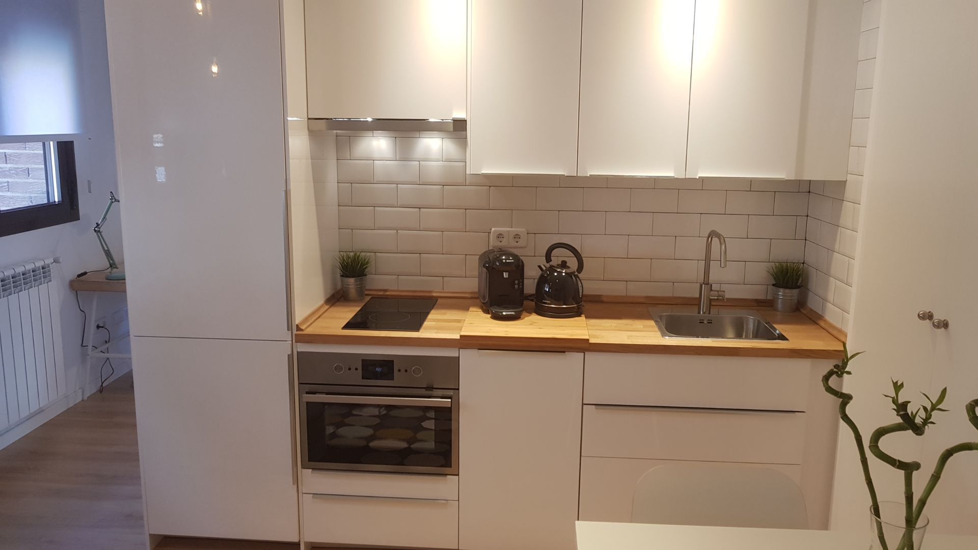 Cuina de Apartament de lloguer en  Madrid Capital amb Aire condicionat, Calefacció i Moblat