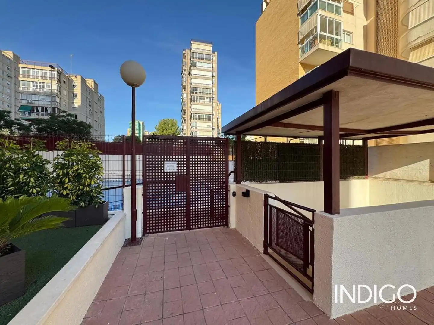 Vista exterior de Piso en venta en Alicante / Alacant con Aire acondicionado, Calefacción y Piscina