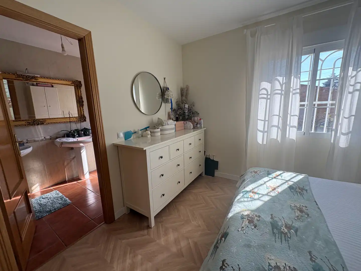 Bedroom of Houses for sale in El Viso de San Juan  with Air Conditioner, Private garden and Parquet flooring