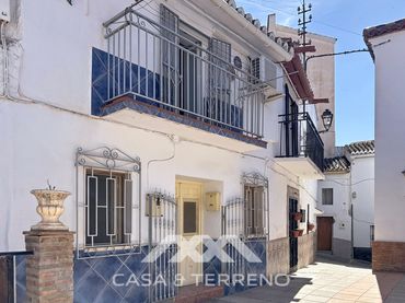 Casa amb balcó en venda a Calle Nueva