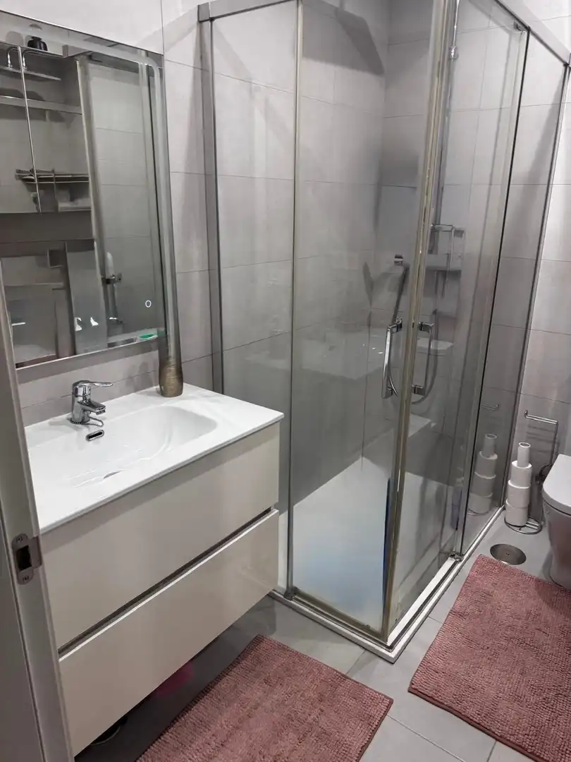 Badezimmer von Wohnungen zur Miete in Marbella mit Klimaanlage, Heizung und Terrasse