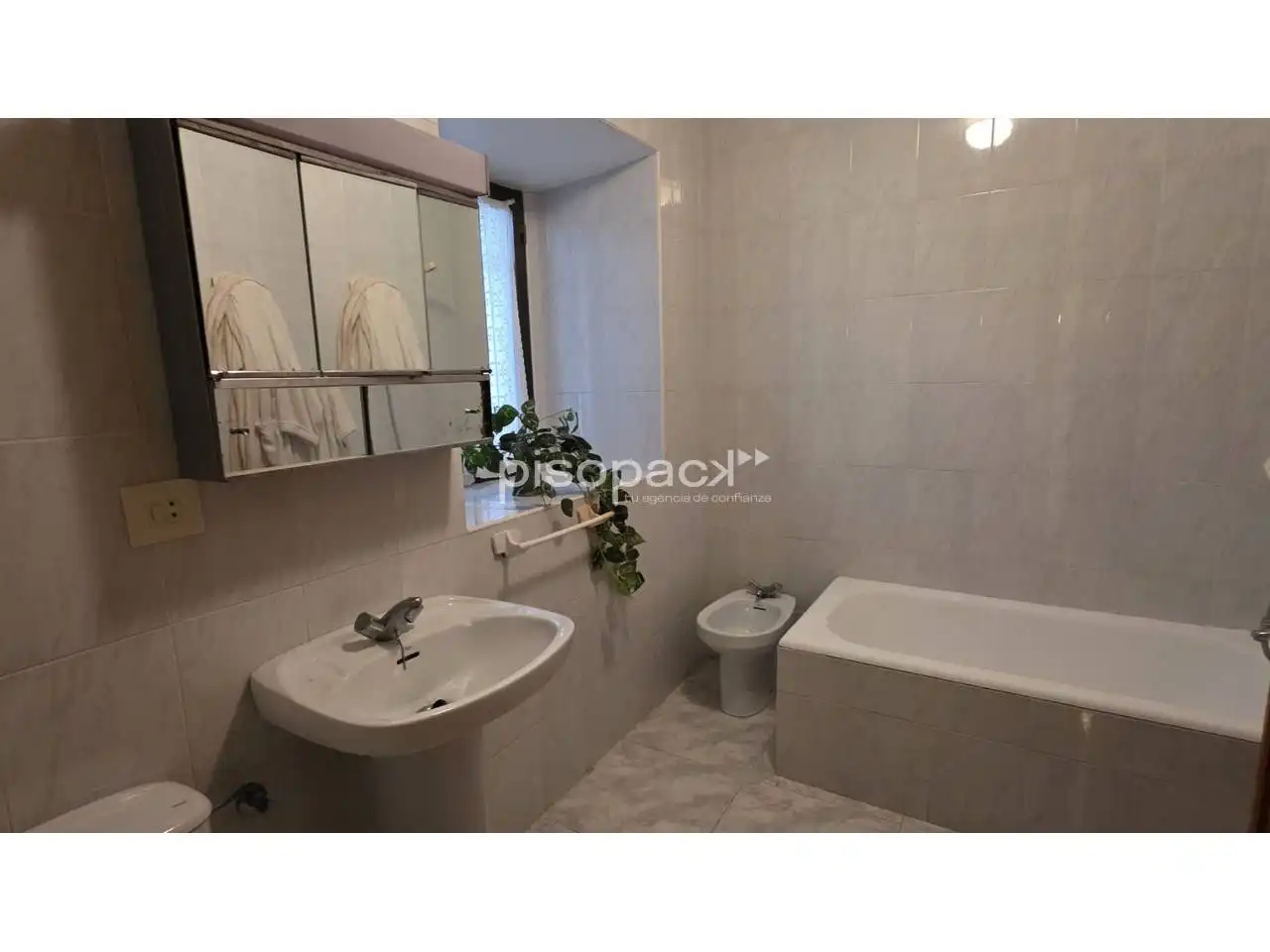 Baño de Finca rústica en venta en Artajona con Calefacción, Parquet y Terraza