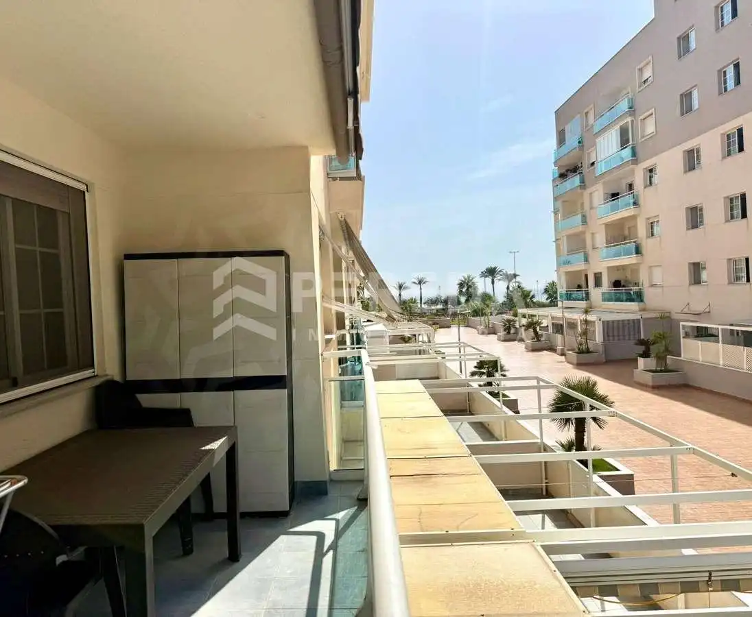 Terrasse von Wohnungen zum Verkauf in Roquetas de Mar mit Terrasse, Möbliert und Gemeinschaftspool