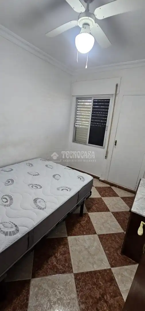 Schlafzimmer von Wohnung zur Miete in Huelva