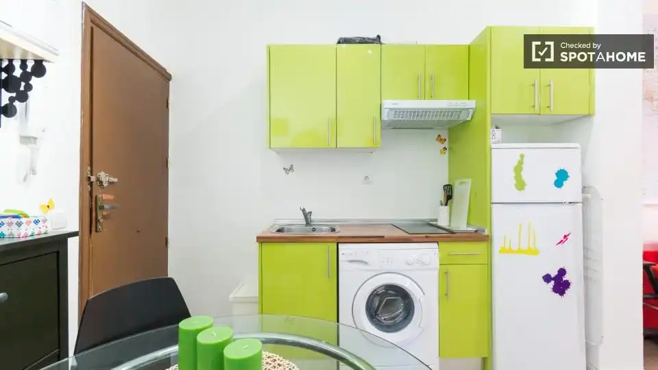 Habitació a Embajadores - Lavapiés