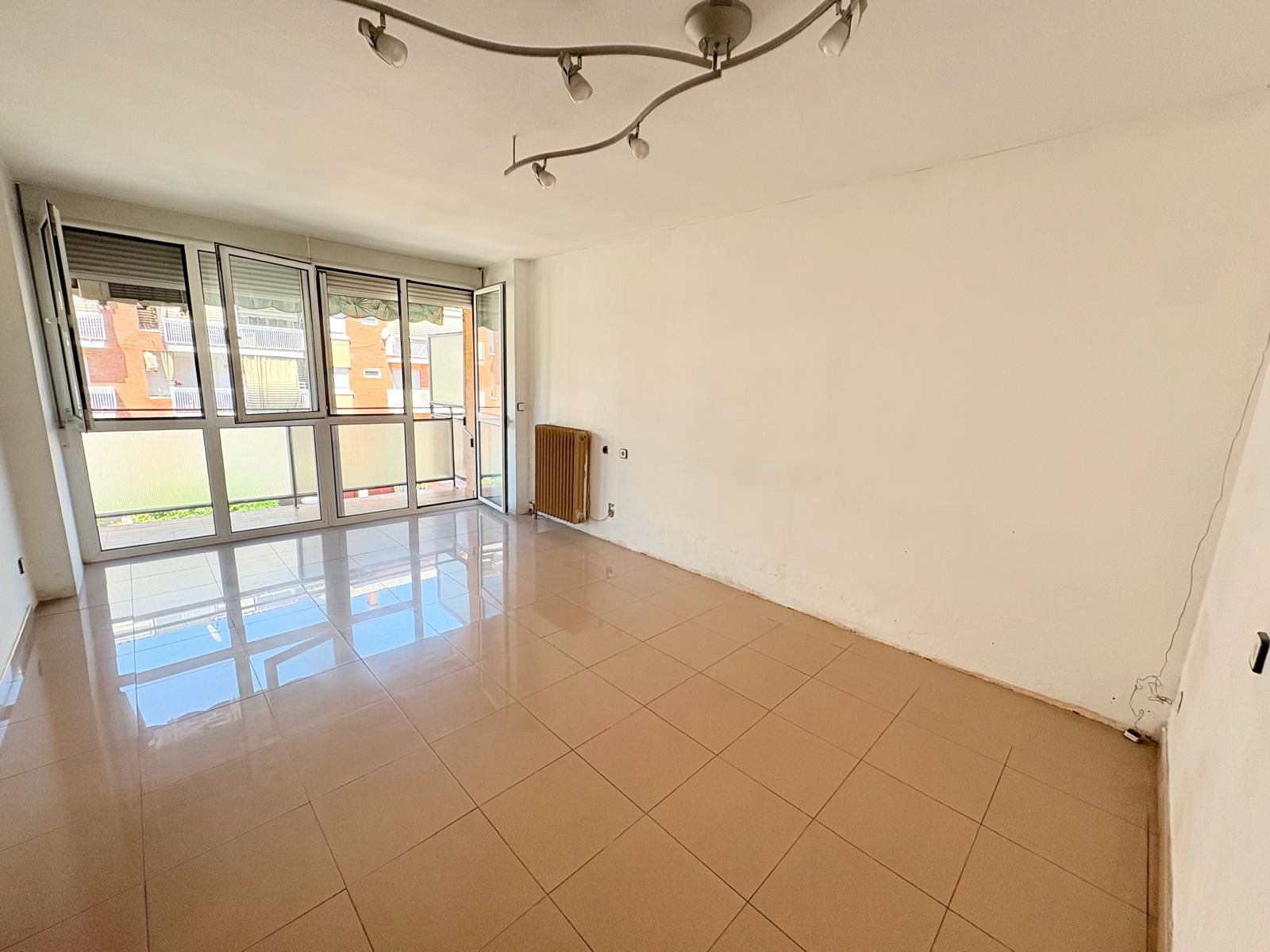 Vista exterior de Piso en venta en Martorell con Balcón
