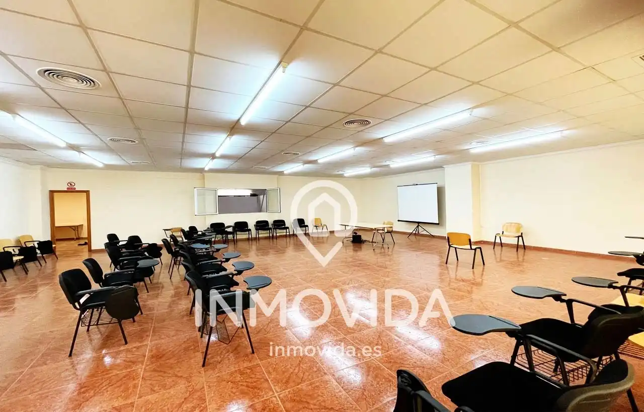 Industrial buildings for sale in Novelé  / Novetlè