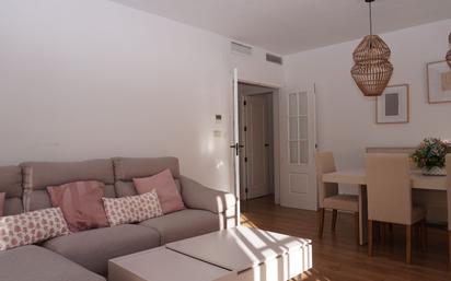 Sala d'estar de Pis en venda en Motril amb Aire condicionat, Terrassa i Moblat