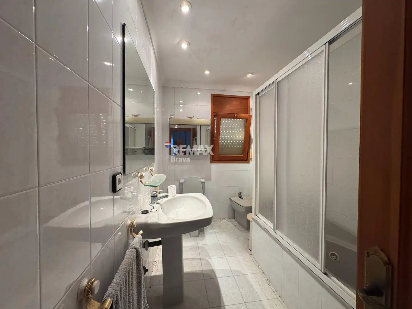 Bathroom of Houses for sale in Roses  with Terrace and Swimming Pool