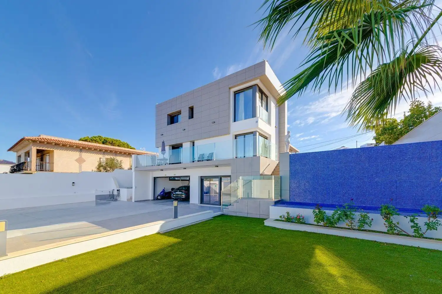 Chalet con piscina en venta en Los Balcones - Los Altos, imagen 37