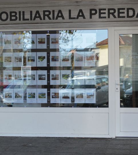Foto 2 de Garaje de alquiler en Calle la Pereda, 4, Valdenoja, Santander