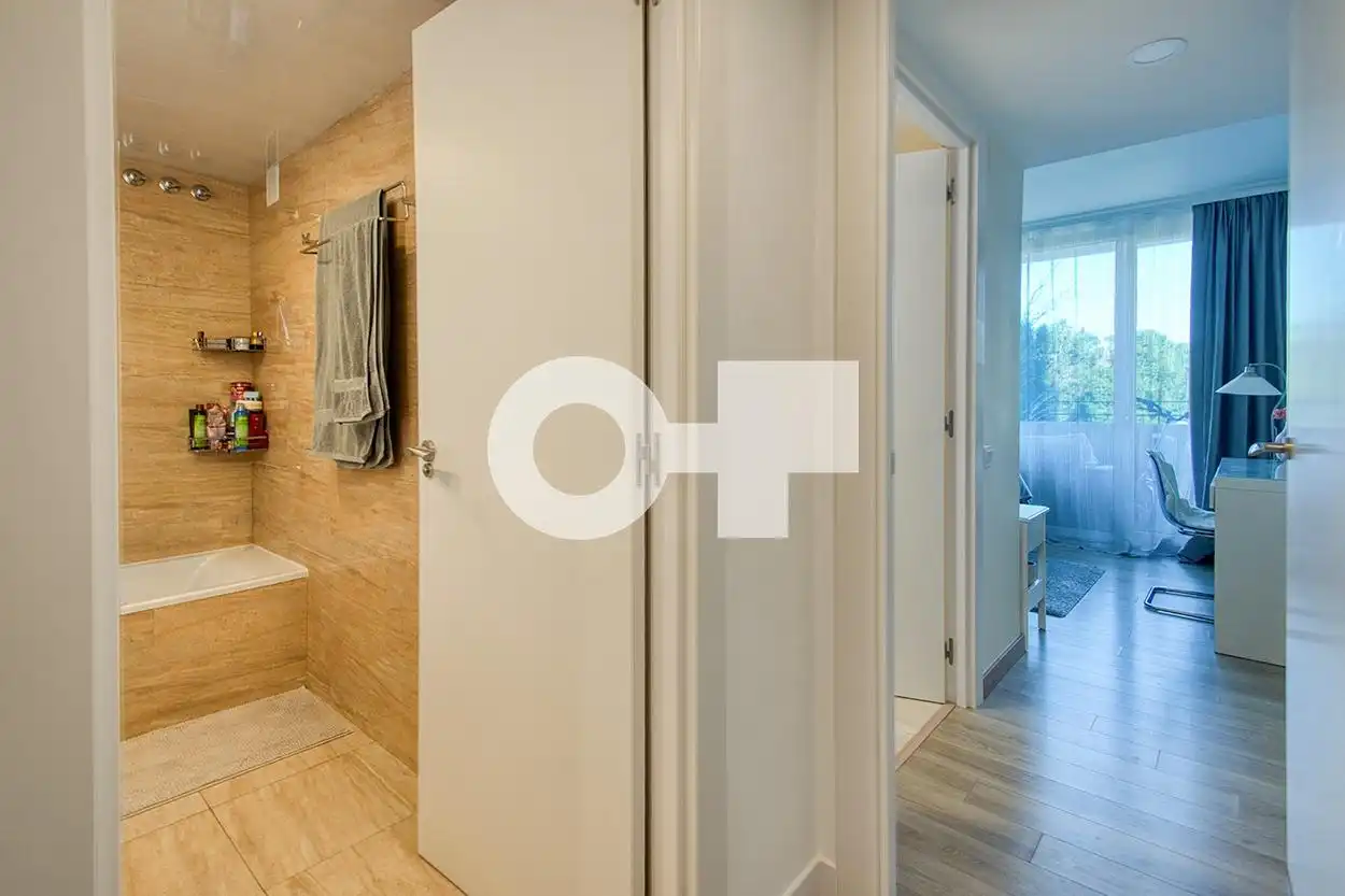 Baño de Piso en venta en Barcelona con Aire acondicionado, Calefacción y Jardín privado