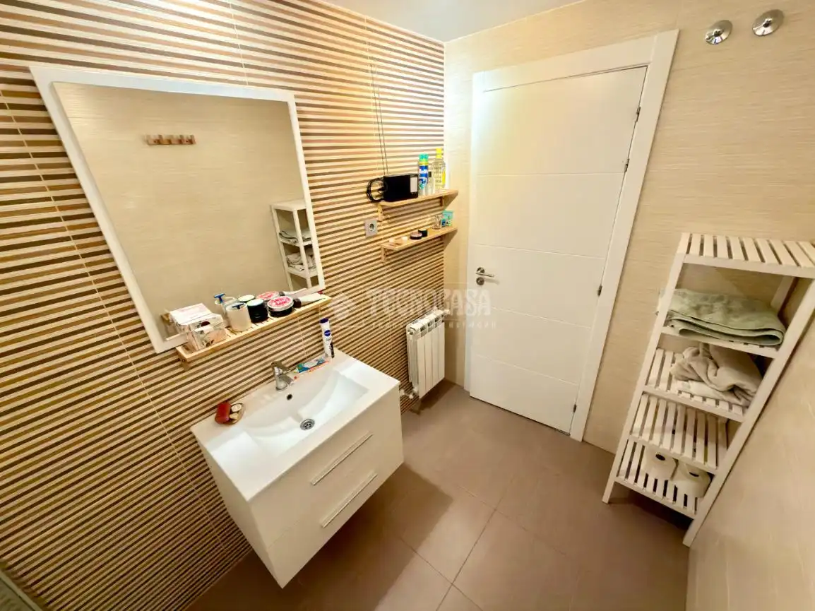 Bathroom of Flat for sale in Cabanillas del Campo  with Heating