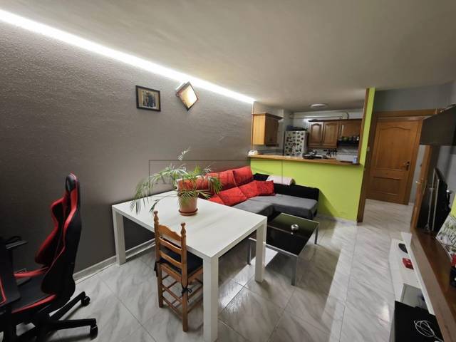 Piso en Venta en Carrer 14 de Març, 1 en Les Bons