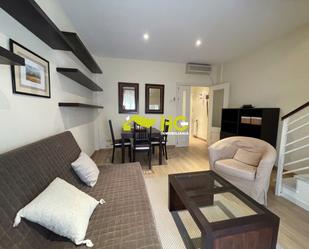 Living room of Flat to rent in Villaviciosa de Odón  with Air Conditioner, Heating and Parquet flooring