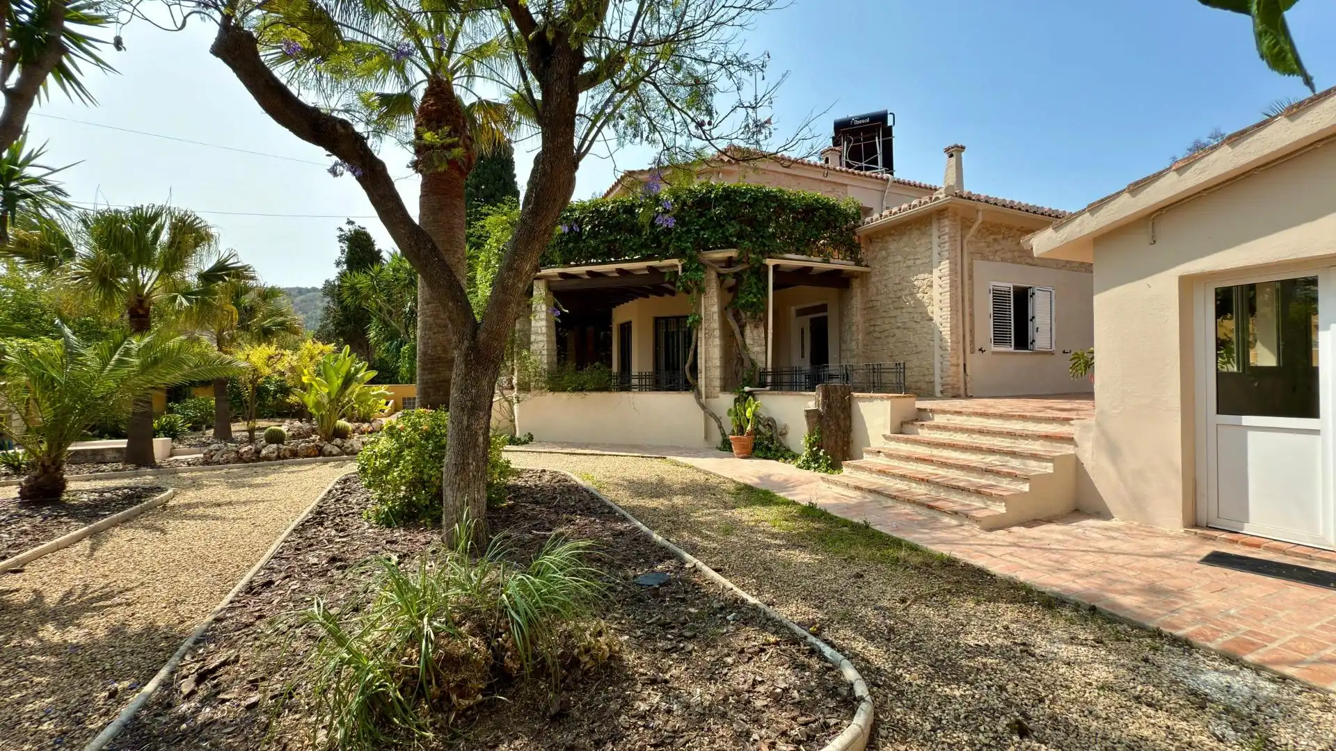 Jardí de Casa o xalet en venda en Alicante / Alacant amb Aire condicionat, Calefacció i Jardí privat