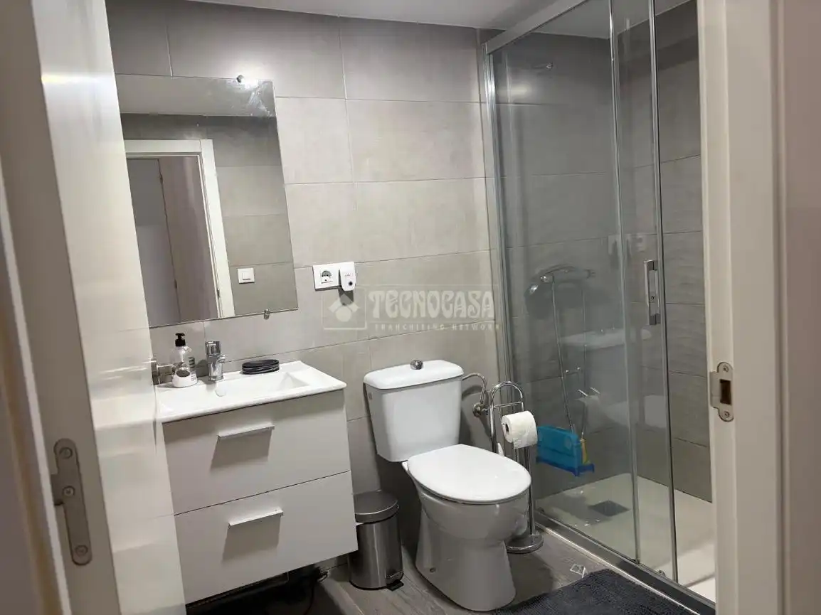 Baño de Casa adosada en venta en Sevilla con Aire acondicionado