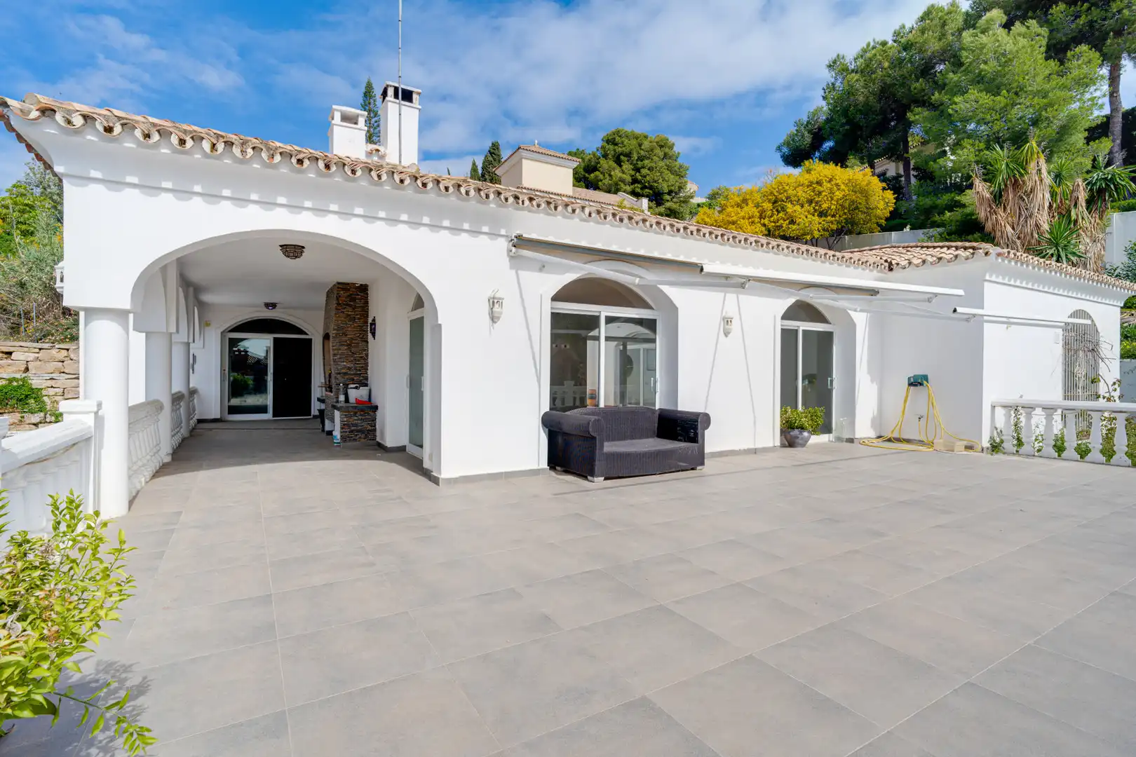 Terrassa de Casa o xalet en venda en Benahavís amb Jardí privat, Terrassa i Piscina