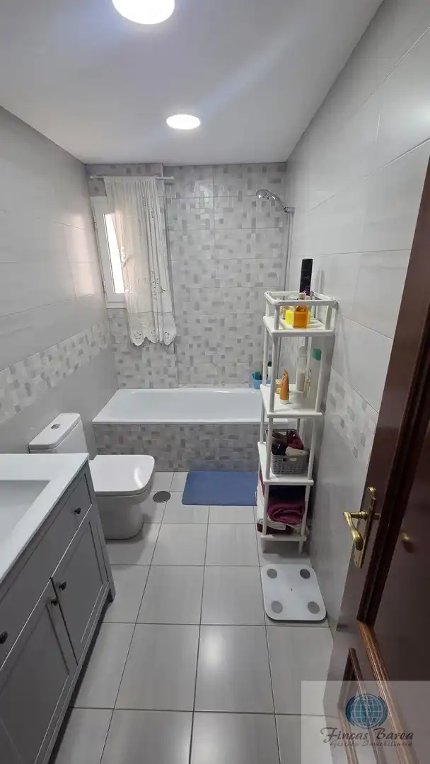 Baño de Piso en venta en Fuengirola con Aire acondicionado y Terraza